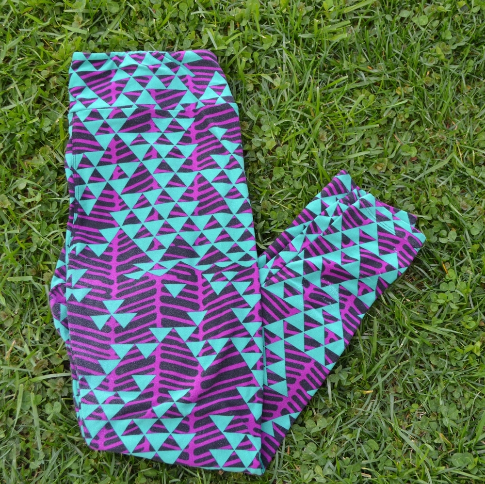 Triangle Pattern Lularoe Leggings T&C - image 1